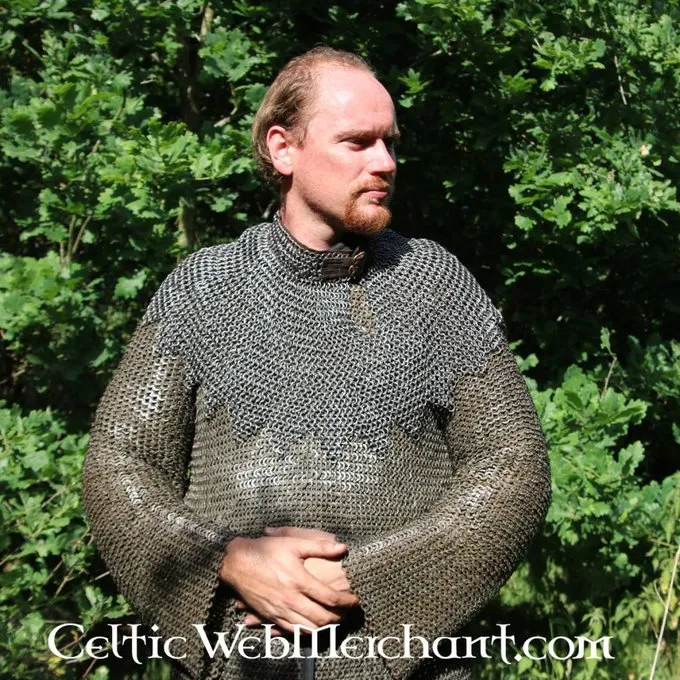 Ulfberth Anneaux Plats Mantle Bishop Rondes Rivets 4 Ulfberth Anneaux Plats Mantle Bishop Rondes Rivets – Image 4